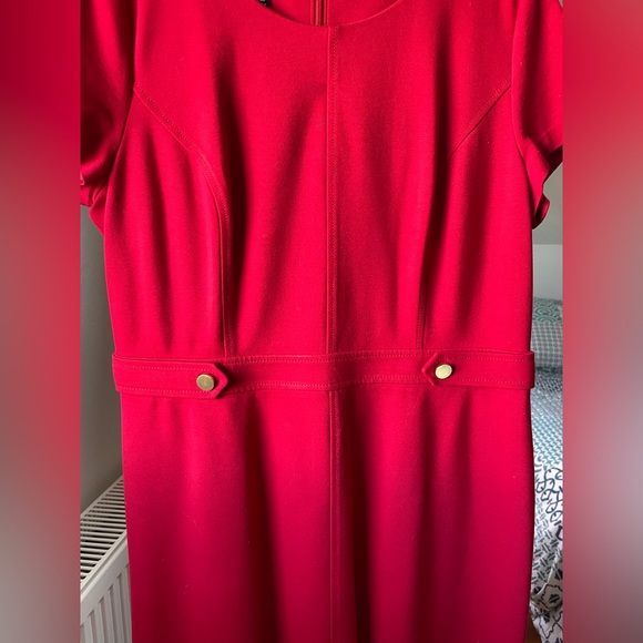 * SOLD elsewhere * /Talbots 12P red short sleeved polished dress - Picture 2 of 3